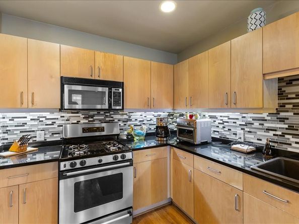 5055  Addison Circle  427, Addison Texas 75001