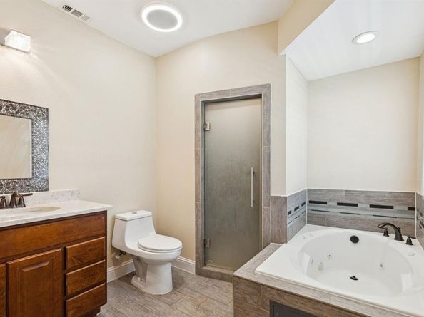 314  Hastings  , Irving Texas 75060