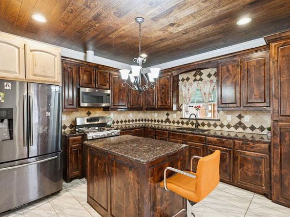 314  Hastings  , Irving Texas 75060