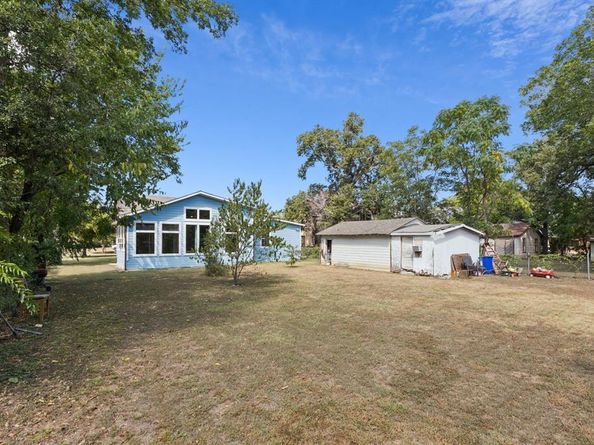314  Hastings  , Irving Texas 75060