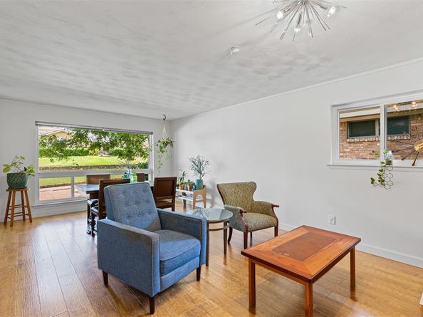 727  Green Castle Drive , Dallas Texas 75232