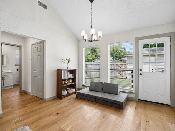 5631  Victor Street , Dallas Texas 75214
