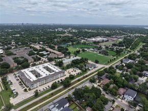 611  Wayne Street , Dallas Texas 75223