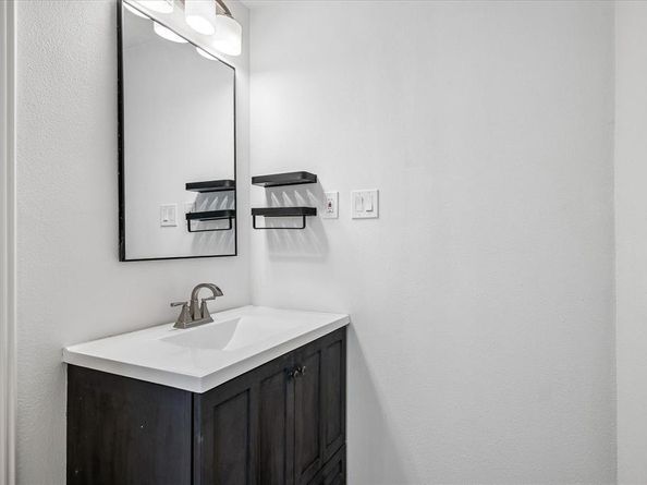 11070  Delford Circle , Dallas Texas 75228
