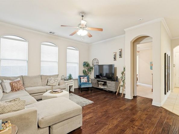 1547  Barksdale Drive , Lewisville Texas 75077