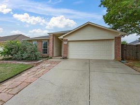1123  Greenview Lane , Kennedale Texas 76060
