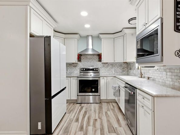 5860  Marina Drive  24, Garland Texas 75043