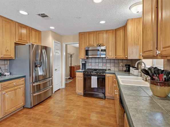 805  Fall Drive , Allen Texas 75002