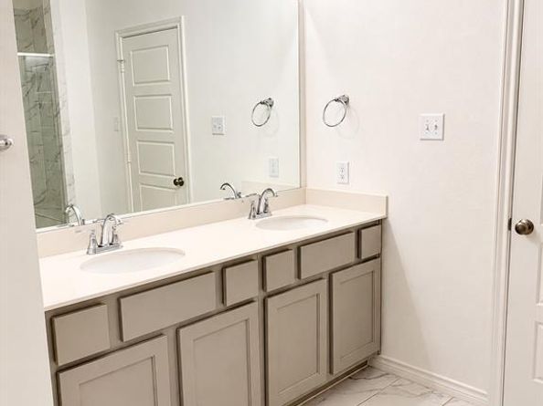 2825  Stanley Avenue , Fort Worth Texas 76110