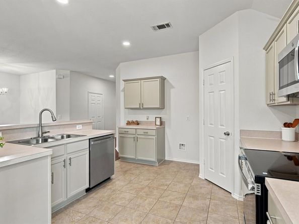 3904  San Lorenzo Drive , Denton Texas 76210