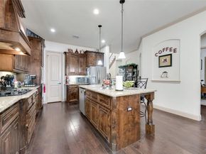 5056  Empire Way , Irving Texas 75038