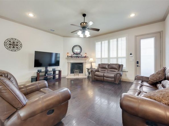 5056  Empire Way , Irving Texas 75038