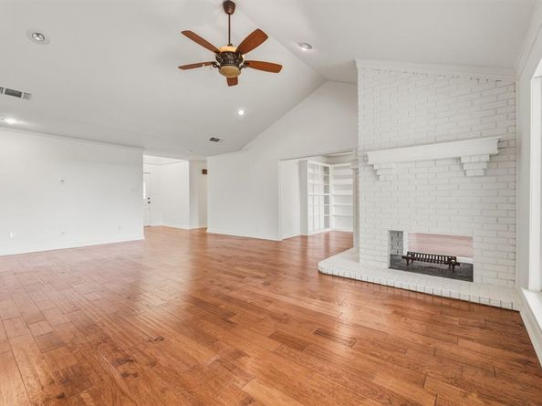 10112  Wandering Way Street , Benbrook Texas 76126