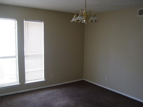 9605  Walnut Street  12104, Dallas Texas 75243