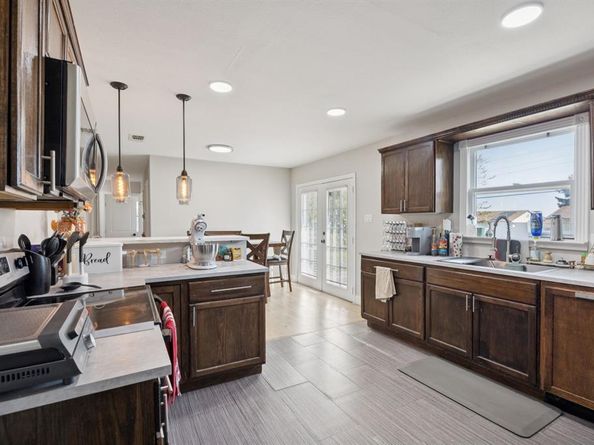 4106  Mehalia Drive , Dallas Texas 75241