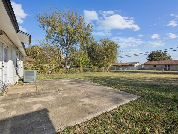 4106  Mehalia Drive , Dallas Texas 75241