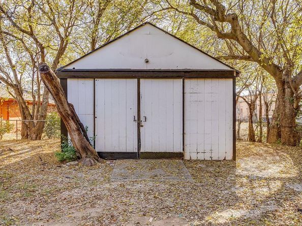 521  Mesquite Avenue , Crowley Texas 76036