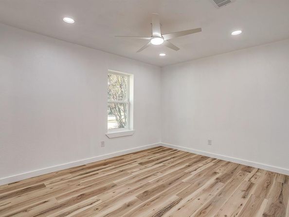 521  Mesquite Avenue , Crowley Texas 76036