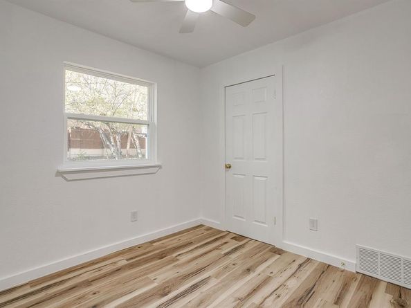 521  Mesquite Avenue , Crowley Texas 76036