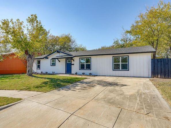 521  Mesquite Avenue , Crowley Texas 76036