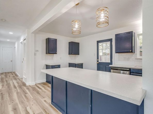 521  Mesquite Avenue , Crowley Texas 76036