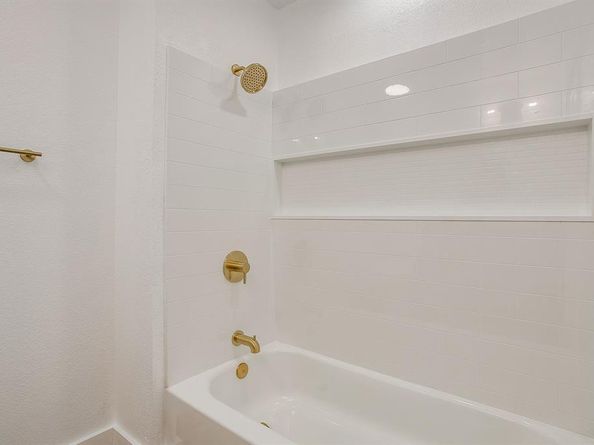 521  Mesquite Avenue , Crowley Texas 76036