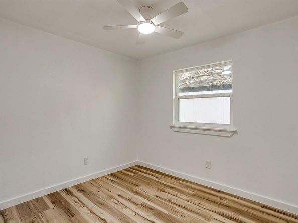 521  Mesquite Avenue , Crowley Texas 76036