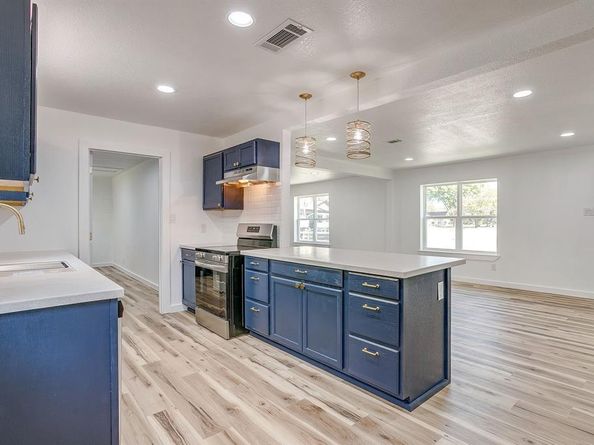 521  Mesquite Avenue , Crowley Texas 76036