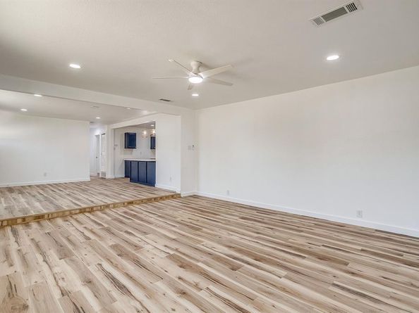 521  Mesquite Avenue , Crowley Texas 76036