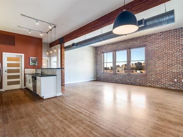 2502  Live Oak Street  338, Dallas Texas 75204