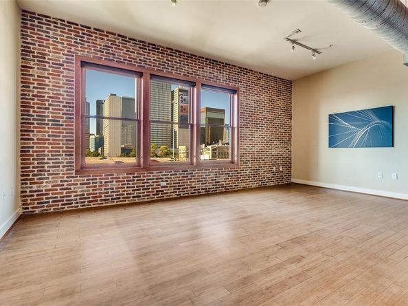 2502  Live Oak Street  338, Dallas Texas 75204