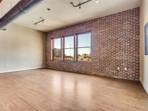 2502  Live Oak Street  338, Dallas Texas 75204