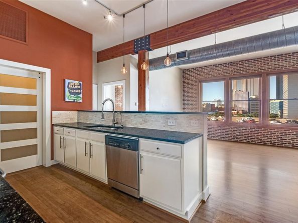 2502  Live Oak Street  338, Dallas Texas 75204