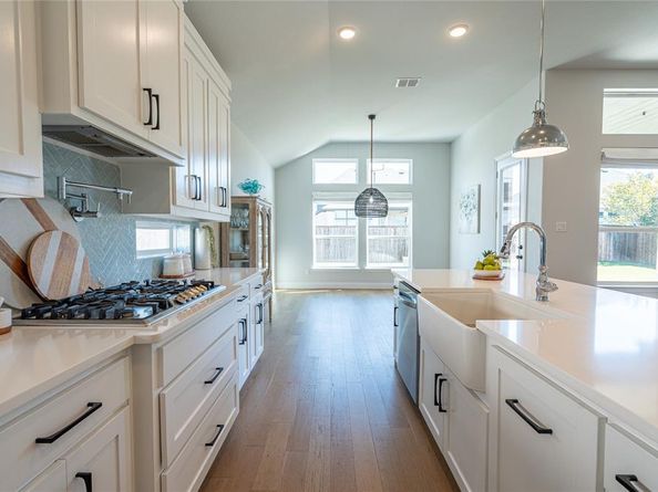 7020  Elk Springs Drive , Argyle Texas 76226