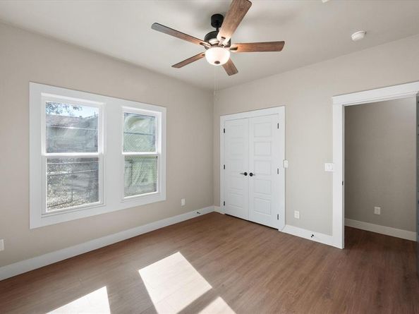 218 N Willomet Avenue , Dallas Texas 75208