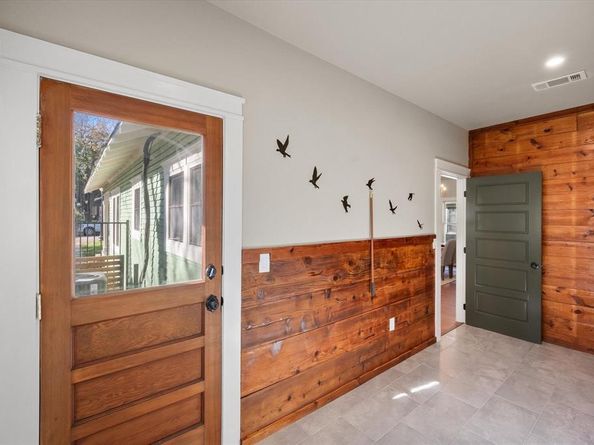 218 N Willomet Avenue , Dallas Texas 75208