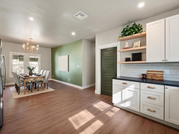 218 N Willomet Avenue , Dallas Texas 75208