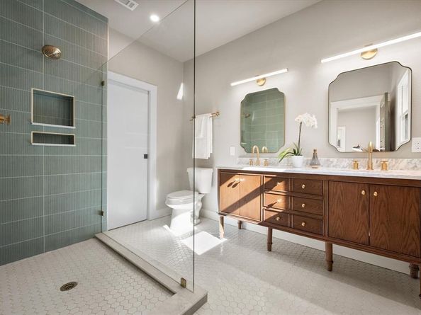 218 N Willomet Avenue , Dallas Texas 75208