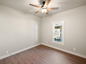 218 N Willomet Avenue , Dallas Texas 75208