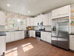 218 N Willomet Avenue , Dallas Texas 75208