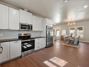 218 N Willomet Avenue , Dallas Texas 75208