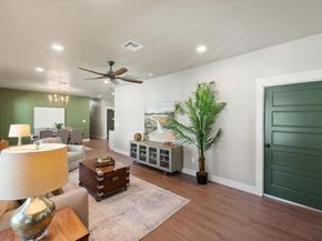 218 N Willomet Avenue , Dallas Texas 75208