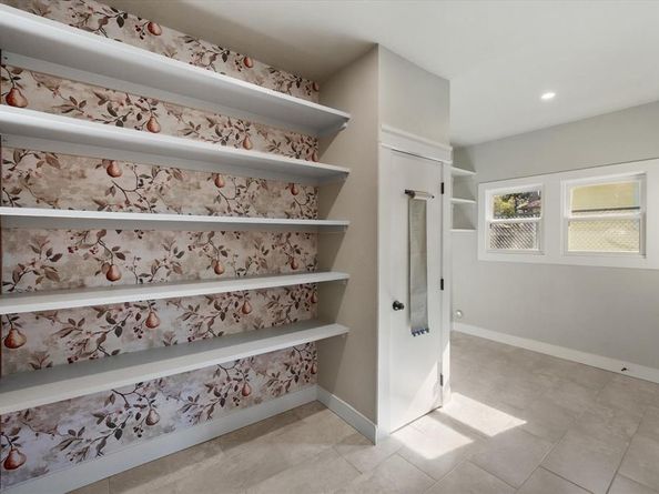 218 N Willomet Avenue , Dallas Texas 75208