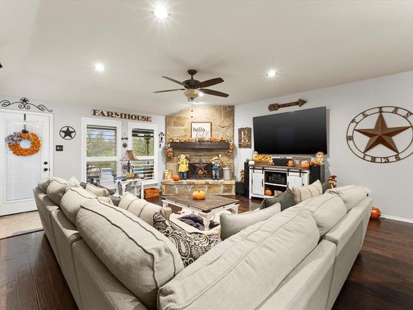 1395  Waters Edge Drive , Rockwall Texas 75087