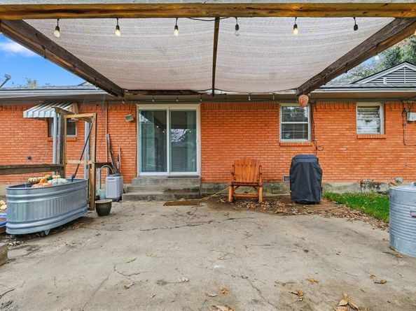 1209  Tanager Lane , Garland Texas 75042