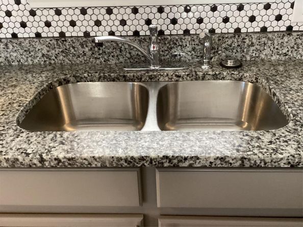 1175  Tomahawk Drive , Dallas Texas 75253