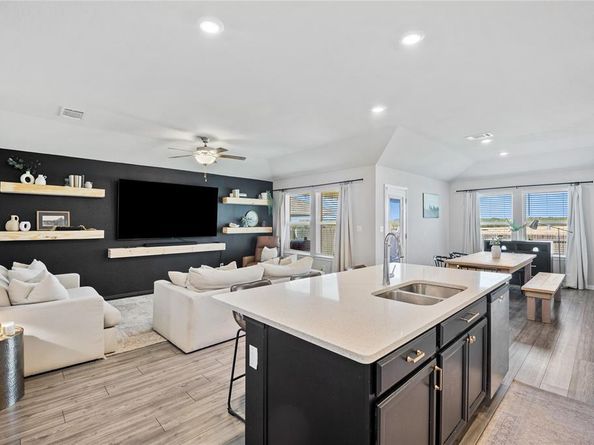 537  Loriner Way , Liberty Hill Texas 78642