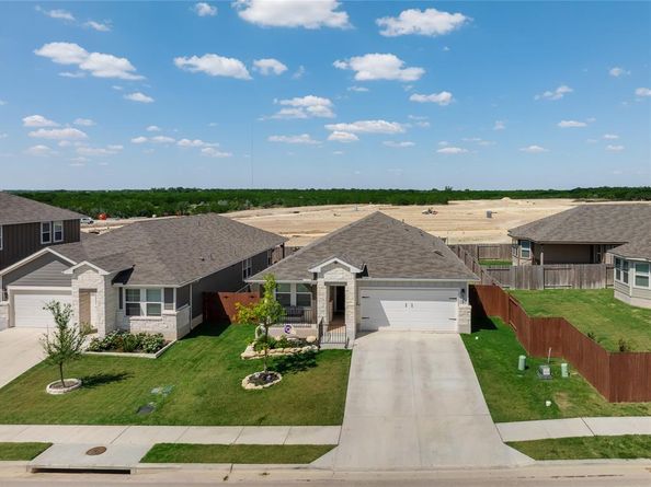 537  Loriner Way , Liberty Hill Texas 78642