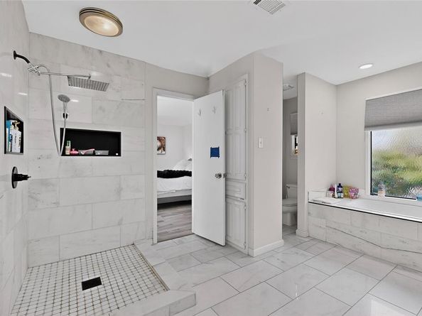 3900 N Shadycreek Drive , Arlington Texas 76013