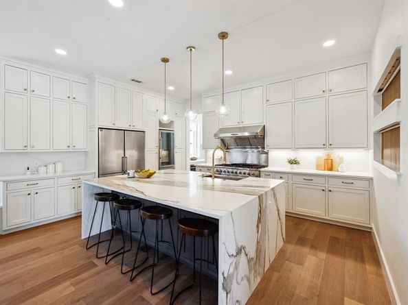 6422  Walnut Hill Lane , Dallas Texas 75230